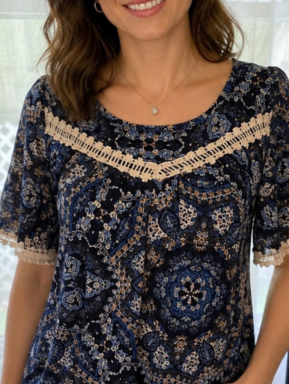 Ava James Blue Medallion Paisley Cold Shoulder Crochet Lace Trim Blouse Size M